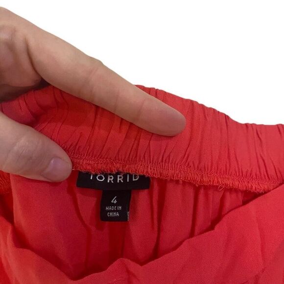 Torrid size 4XL pink skirt flowy uneven bottom - Picture 4 of 4